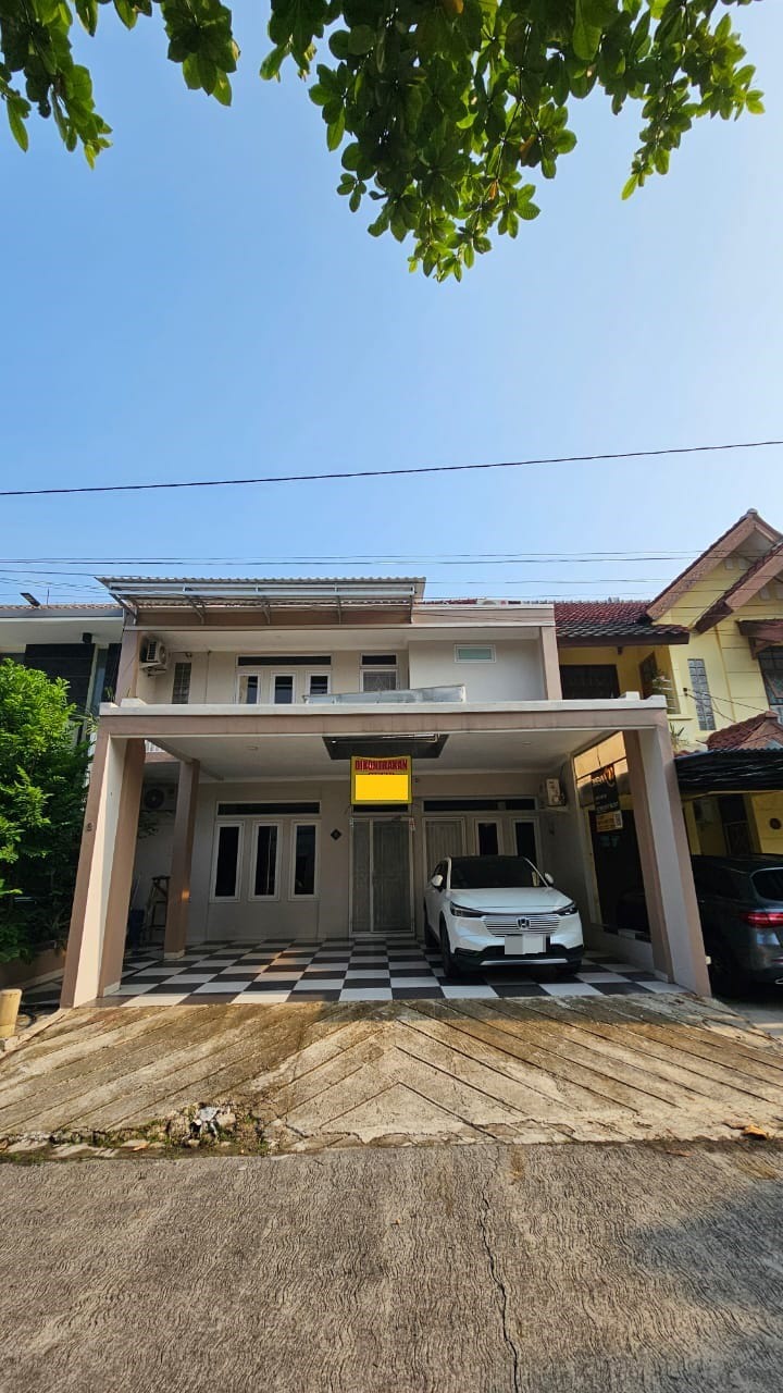 Rumah Disewakan Di Taman Beverly